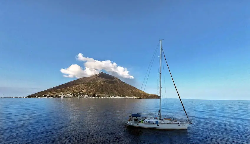 Boating holidays Holiday in Sicily -Cruise Eolie